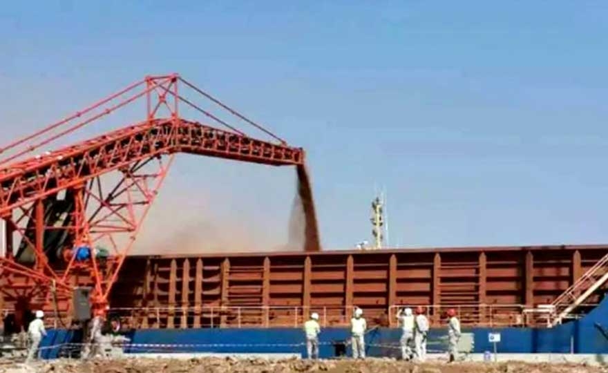 First Shipment of Bauxite Completed at the Port of Verga Managed by COSCO SHIPPING